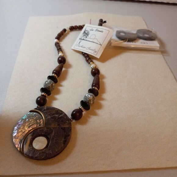 NWT Lee Sands Necklace and Earrings Set - Picture 1 of 10